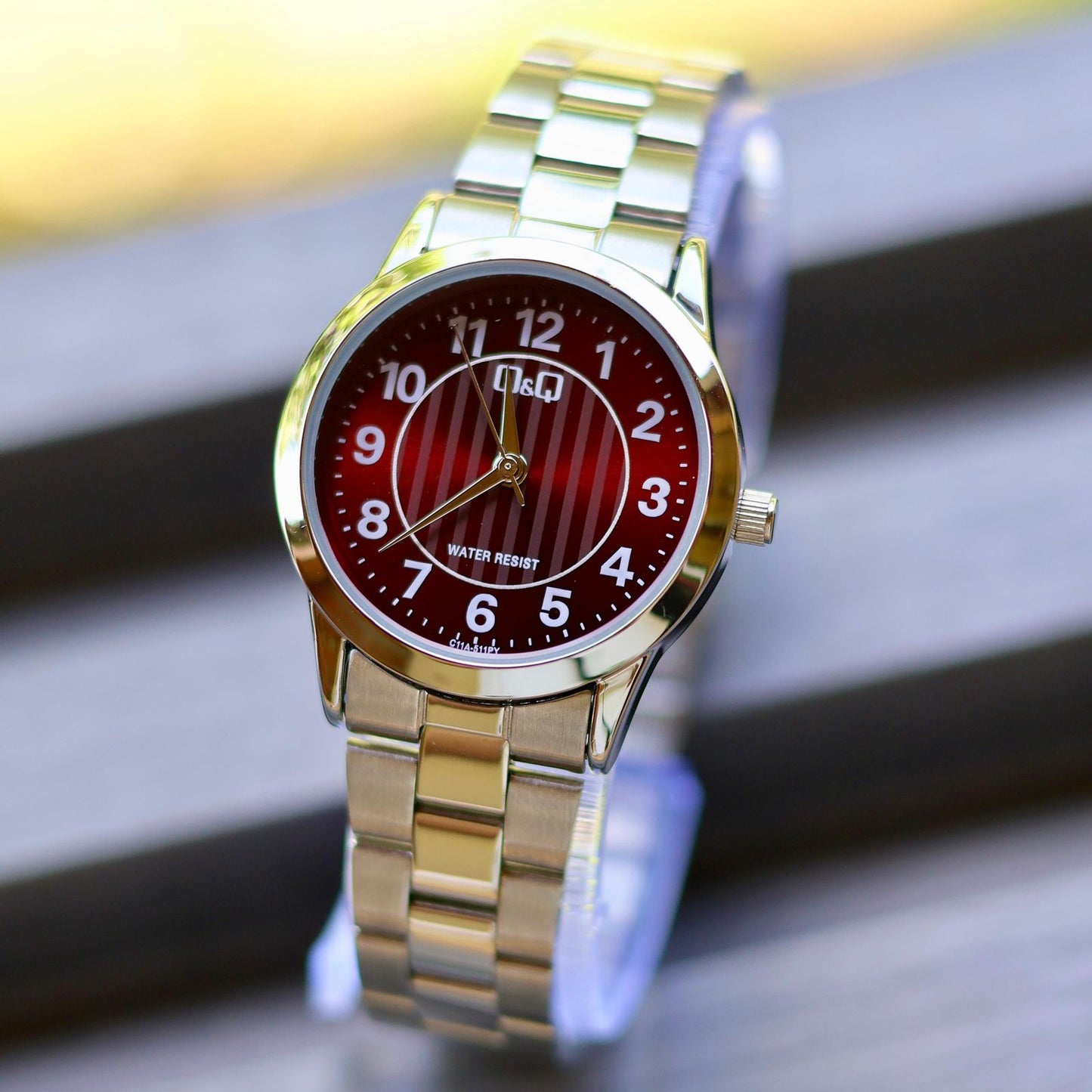 Reloj Q&Q para dama (Pulso en acero)