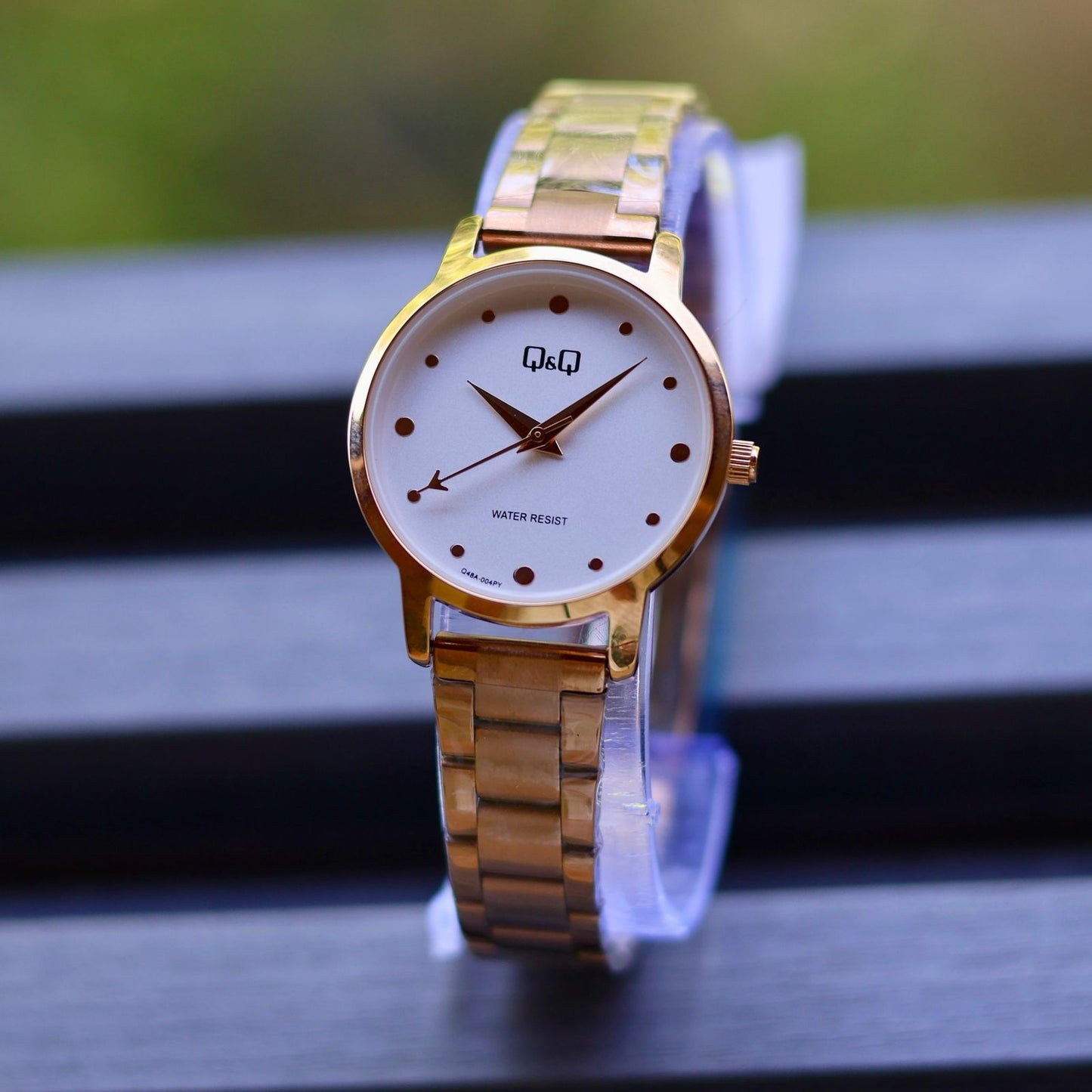 Reloj Q&Q para dama (Pulso en acero)